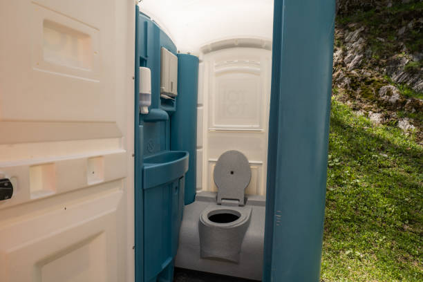 Best Porta potty rental near me  in Petaluma, CA